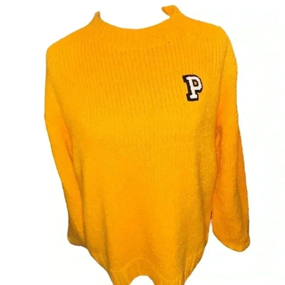 Two PINK Victoria Secret knitted boyfriend sweaters … - Picture 5 of 16